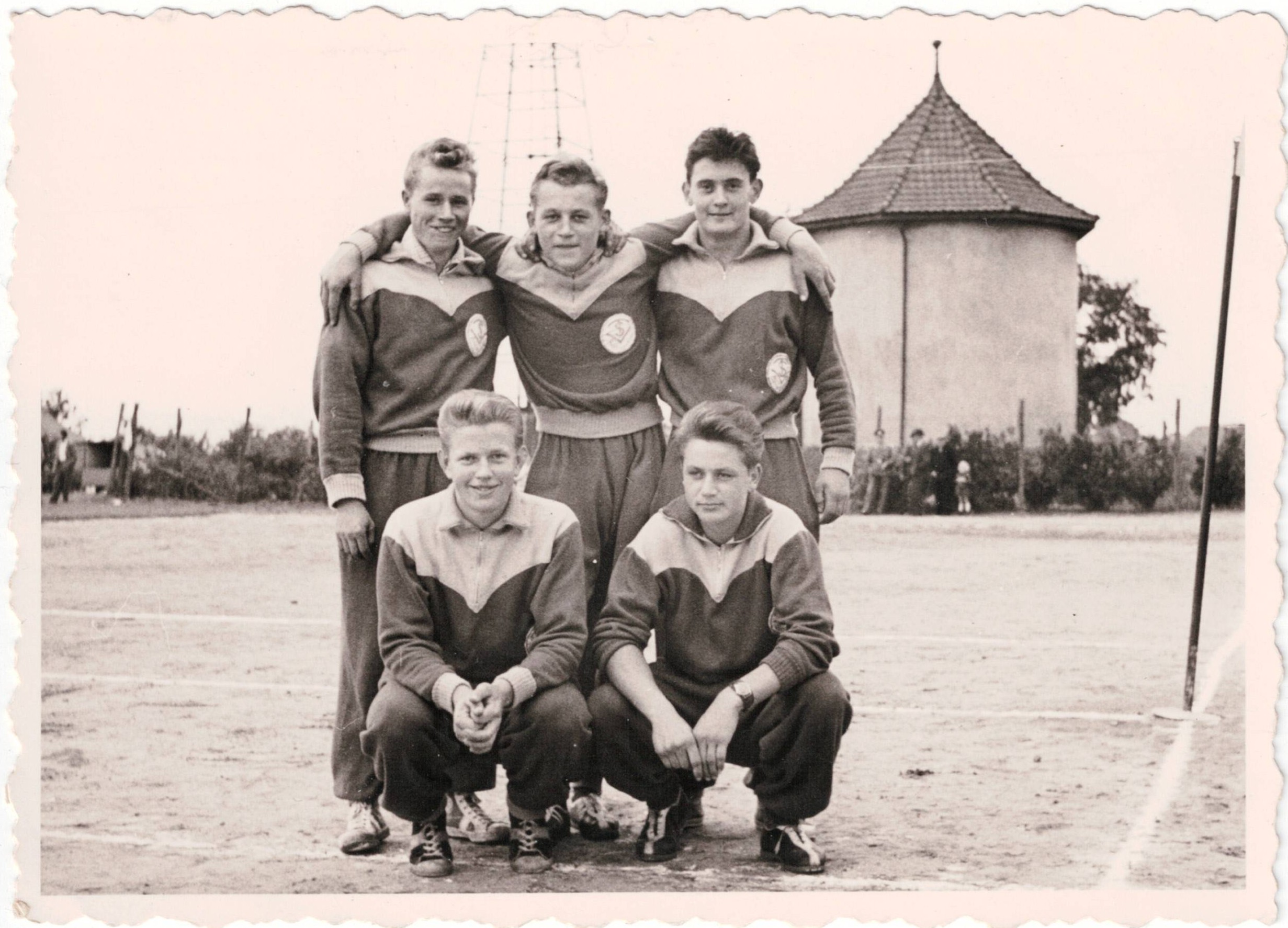 Faustballmannschaft mit Helmut Evers