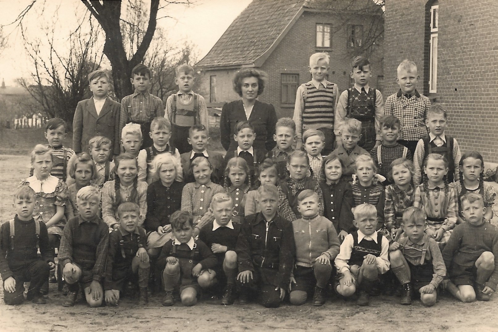 Klassenfoto mit Frau Wächtler