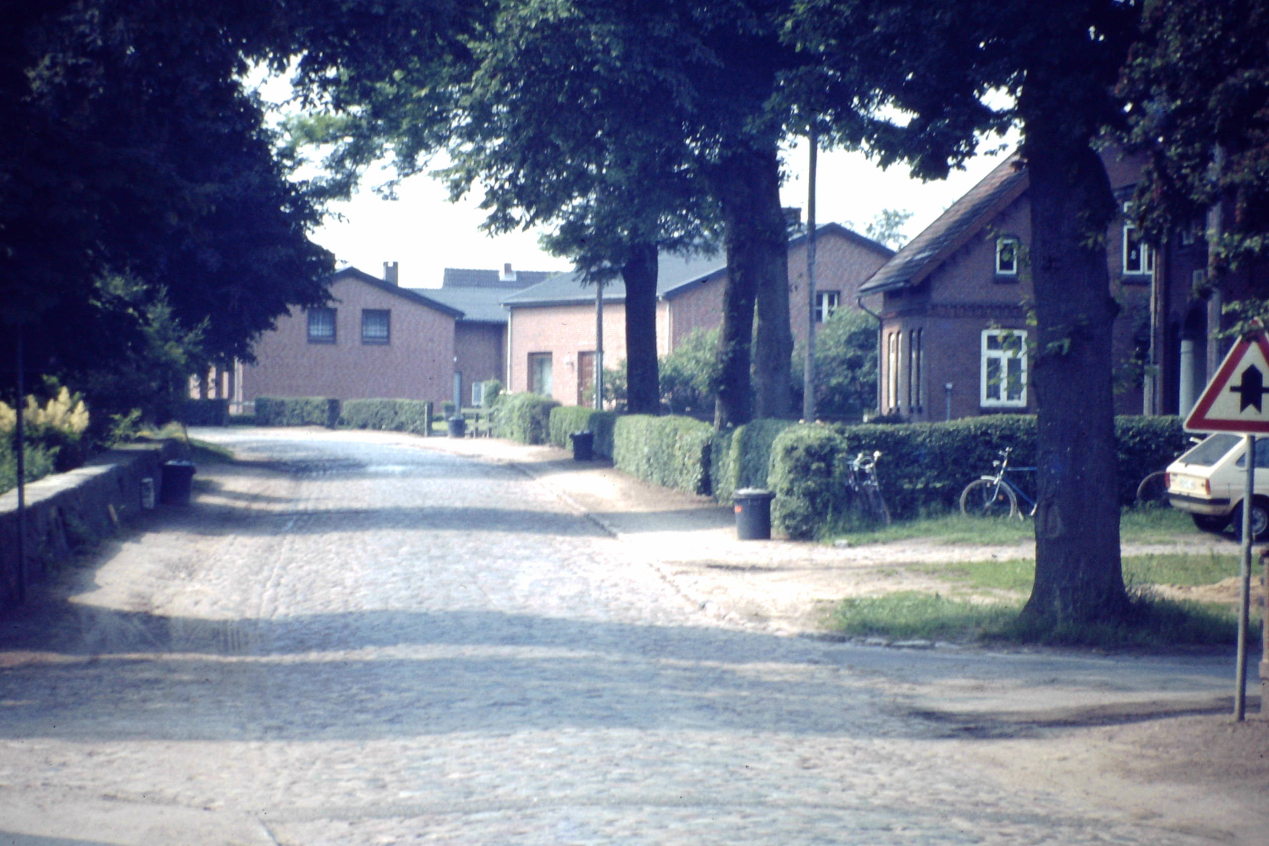 Kopfsteinpflaster in der Friedenstraße zw Bruhn u Hadenfeld