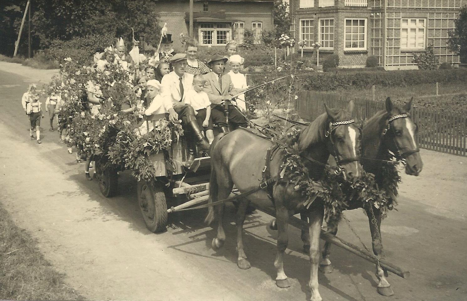 Vogelschießen Umzug mit Kutsche