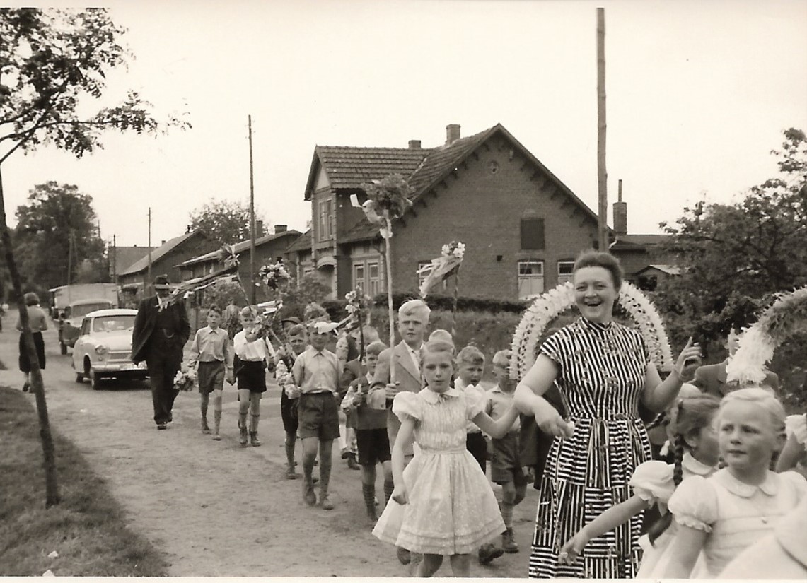 1956 Umzug Vogelschießen in der Steinbergstraße