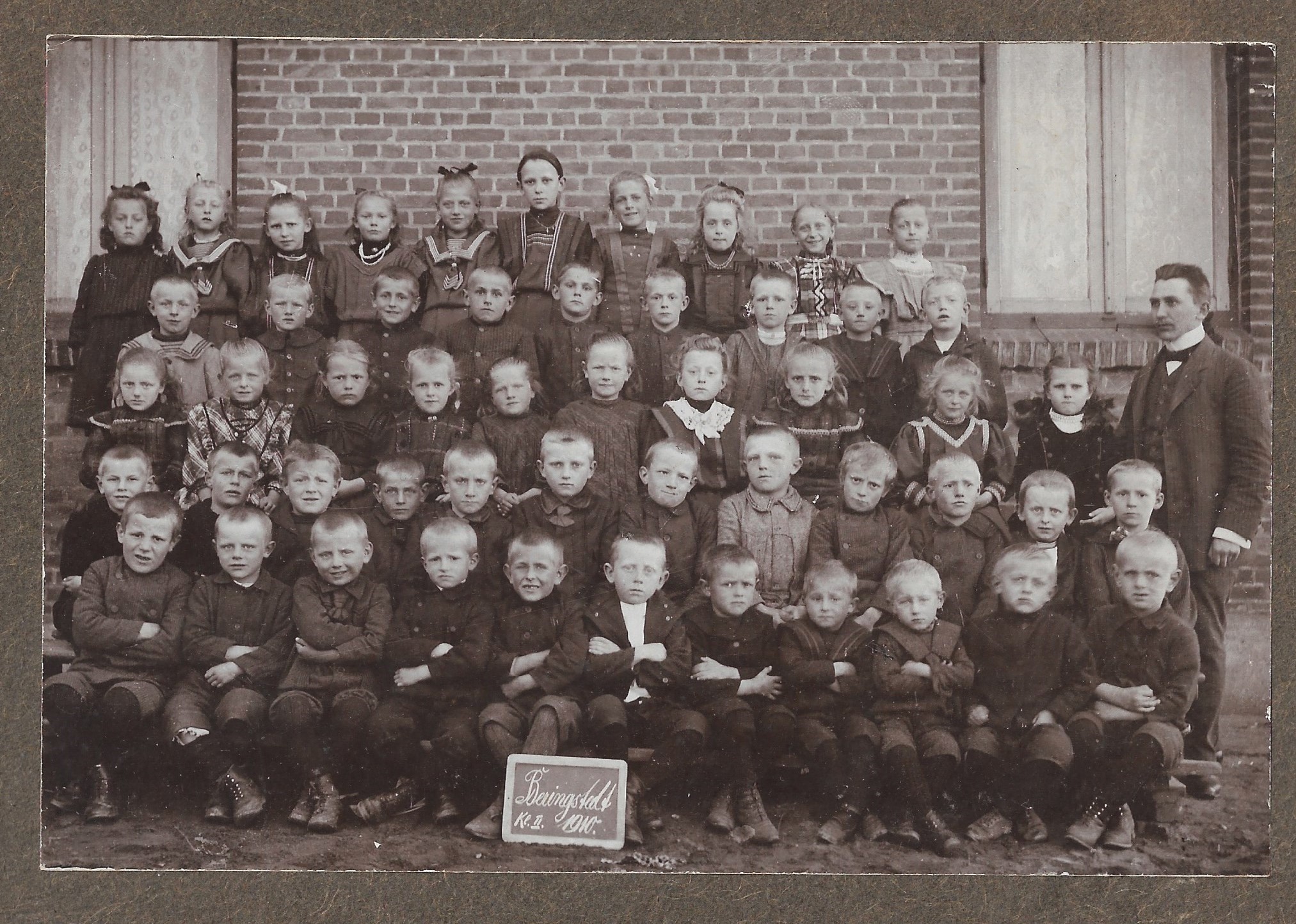 Schulbild von 1910 mit Chr. Büßen