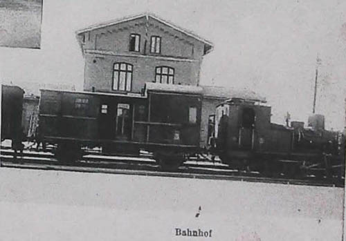 Bahnhof_mit_Dampflok_.jpg